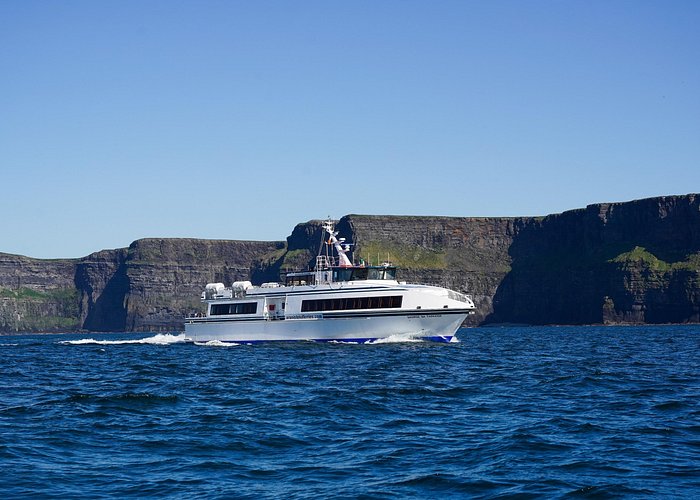 Aran Islands and Cliffs of Moher Day Cruise